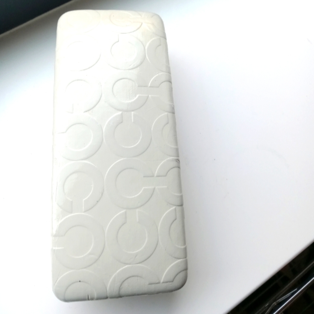 Coach Authentic White Eyeglass Case 6" long hard shell Preowned